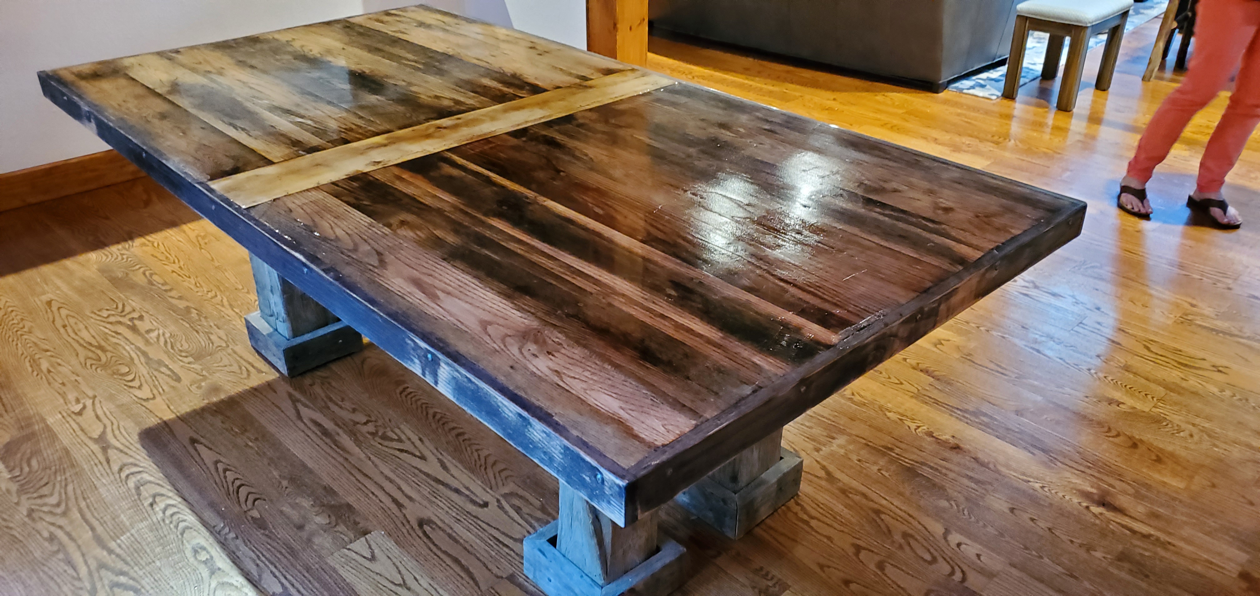Custom Epoxy Resin River Table, Solid Walnut Wood Dining Table, Handmade Ultra  Clear Epoxy Furniture for Your Home, Large Wooden Table -  Norway